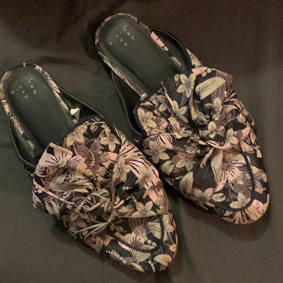 A New Day Dark Floral Material Slip On Mules Cigar Loafers - Picture 4 of 5